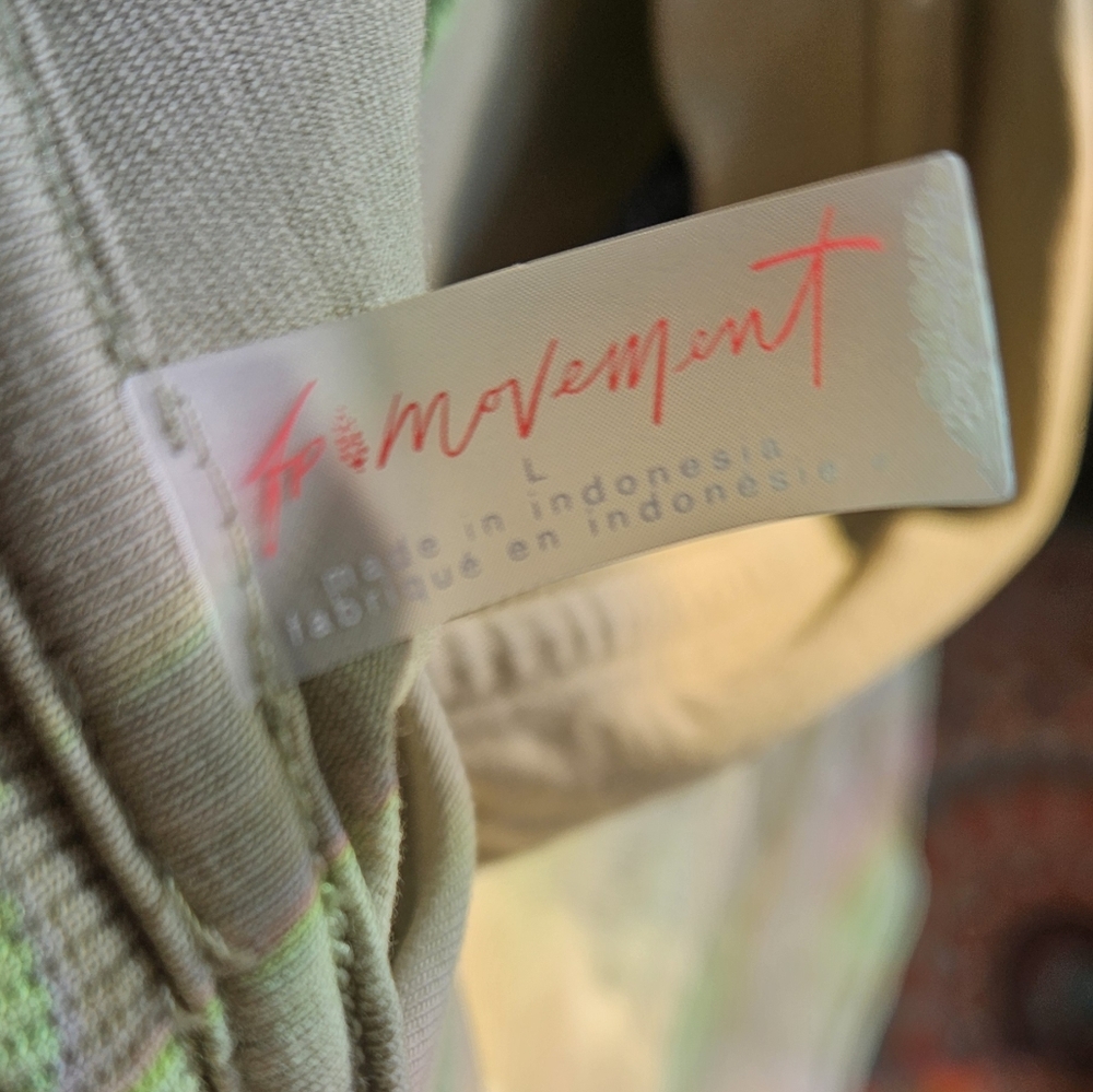 Free People Green Short Sleeve Tee - Picture 3 of 7